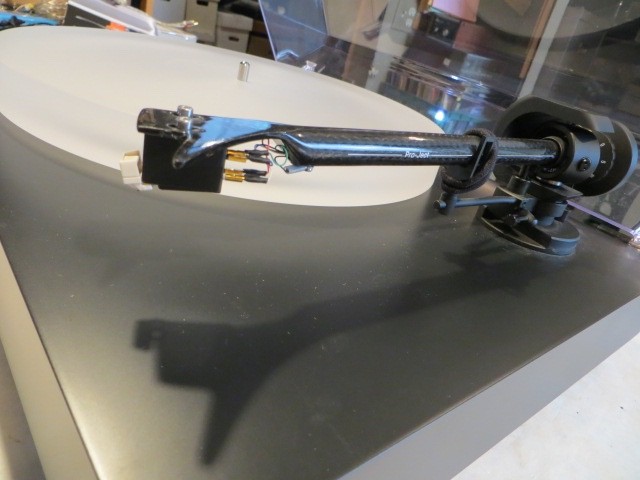Pro-Ject X2B Turntable, Original Box, Very Clean