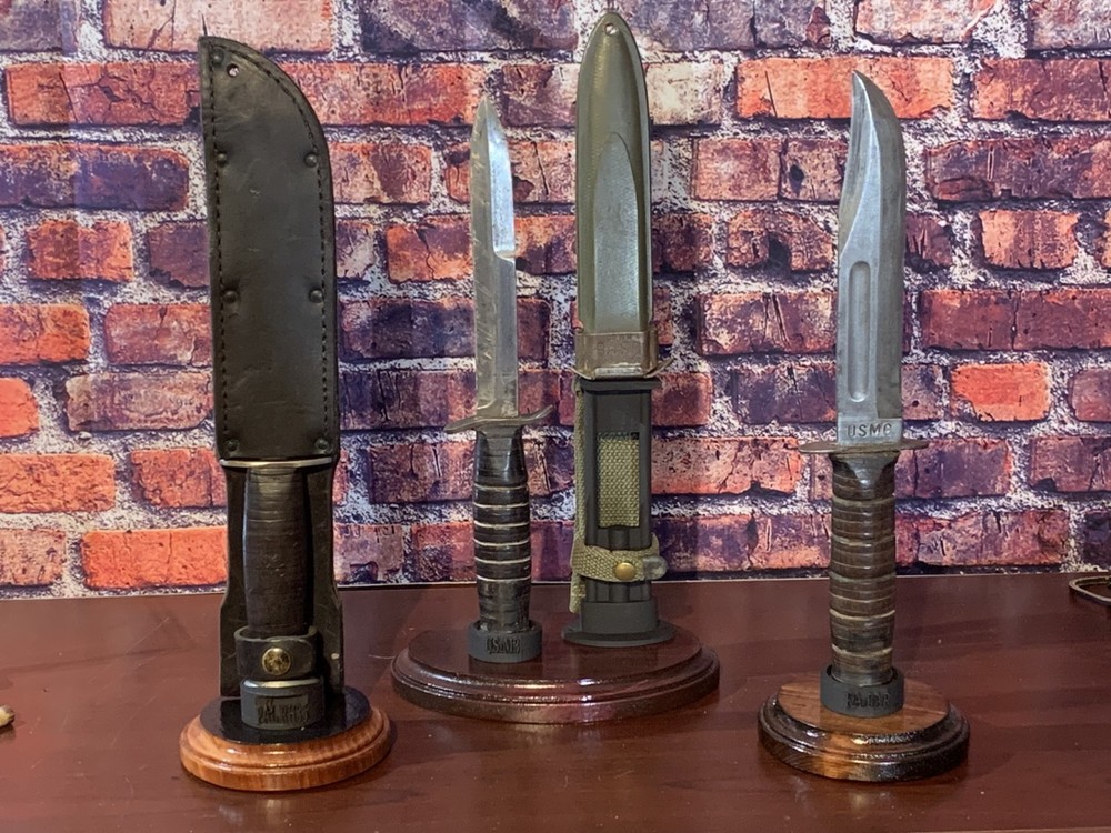 US-COMBAT VERTICAL KNIFE DISPLAY STANDS for US-M3, KA-BAR, PAL