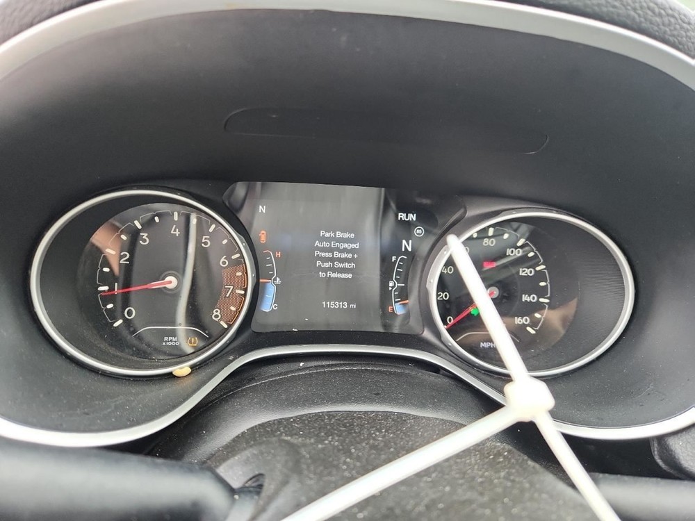 COMPASS 2018 Glove Box 4887650