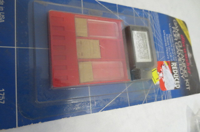 Discwasher  Cleaning Kit For Gameboy Pad,cleaner paddle,wands, solution, 1757