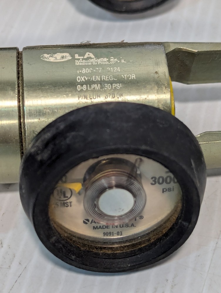 LUR 870-08 Oxygen Regulator 0.8 LPM 30 PSI