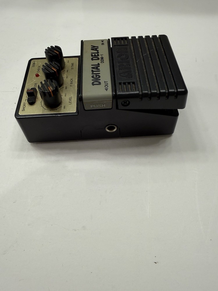 Arion DDM-1 Digital Delay Echo Vintage Guitar Effect Pedal