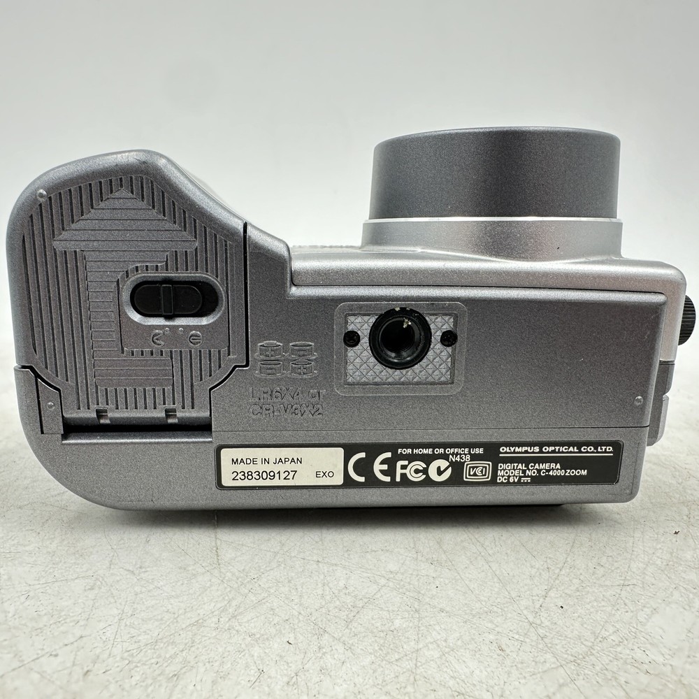 Olympus Camedia C-4000 Digital Zoom Camera 4.0 Mega Pixels Silver Camera
