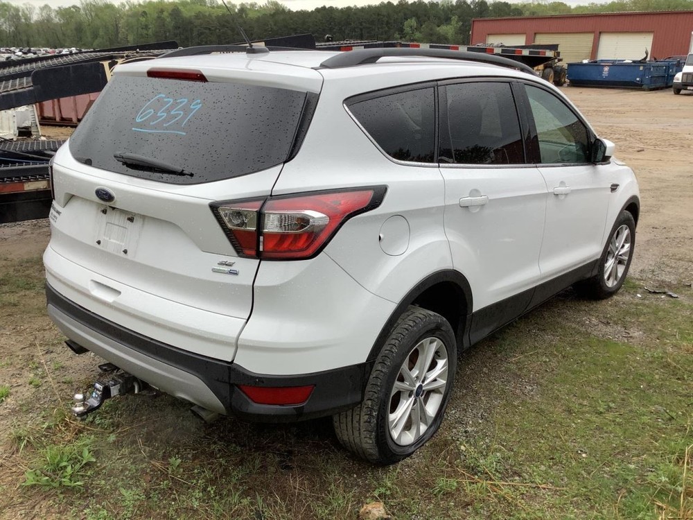 ESCAPE 2018 Glove Box 4594974