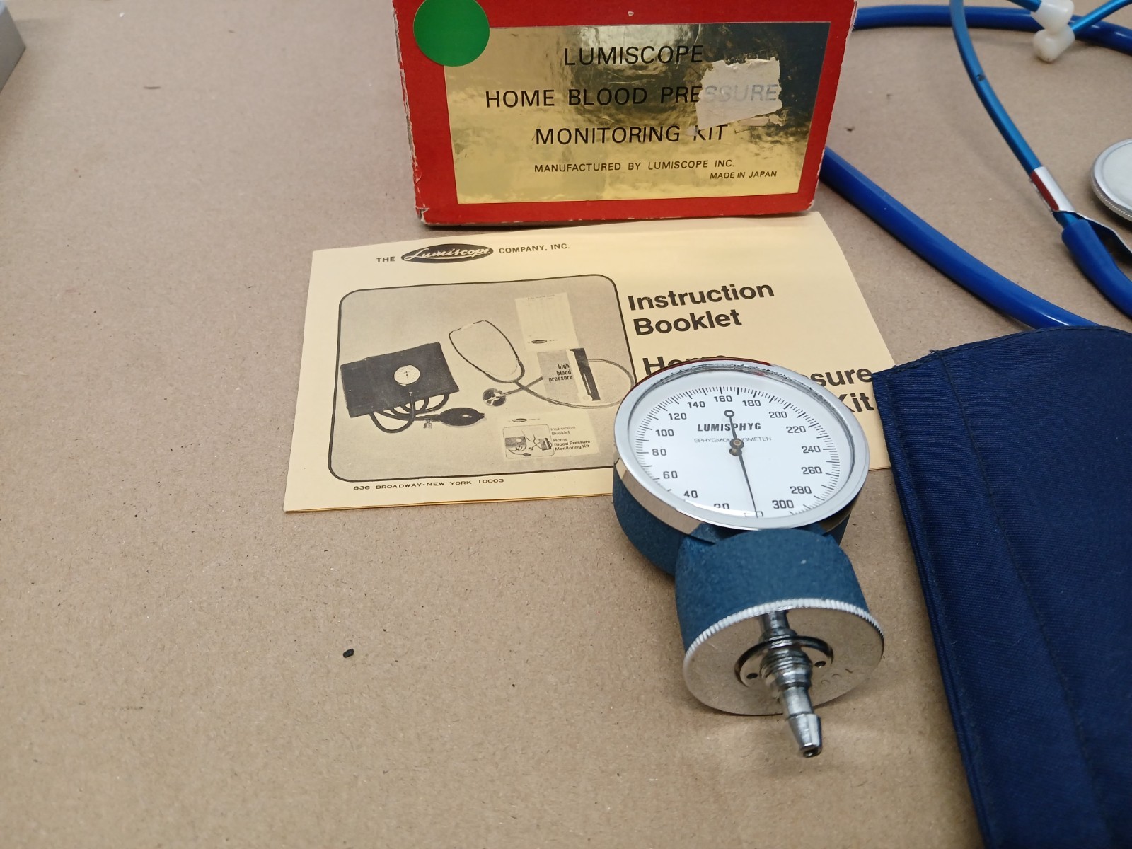 Vintage Lumiscope Home Blood Pressure Monitoring Kit Aneroid w/ Box Japan