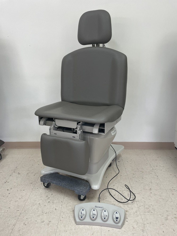 Brewer 7000 Power Procedure Table w/foot Control
