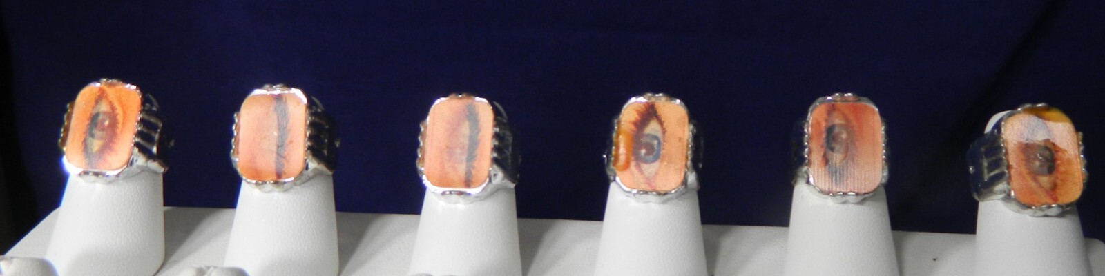 1960s Vari-Vue Blinking Eye Flicker Ring (1 Ring) (Lot B)