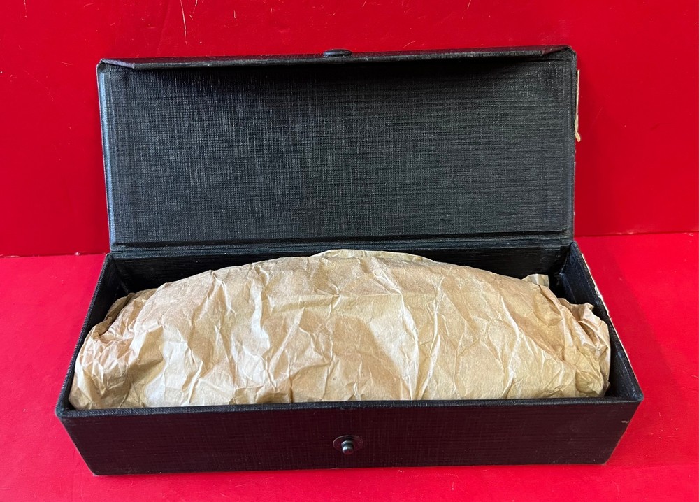 WILLSON U.S. NAVY AVIATION GOGGLES WITH ORIGINAL CASE