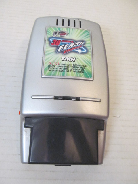 Tyco RC 30 Minute Flash Charge TMH, 9.4 VDC, 2.2A