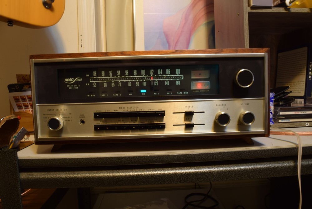 McIntosh Mac 1900 Solid State AM/FM Receiver - Clean