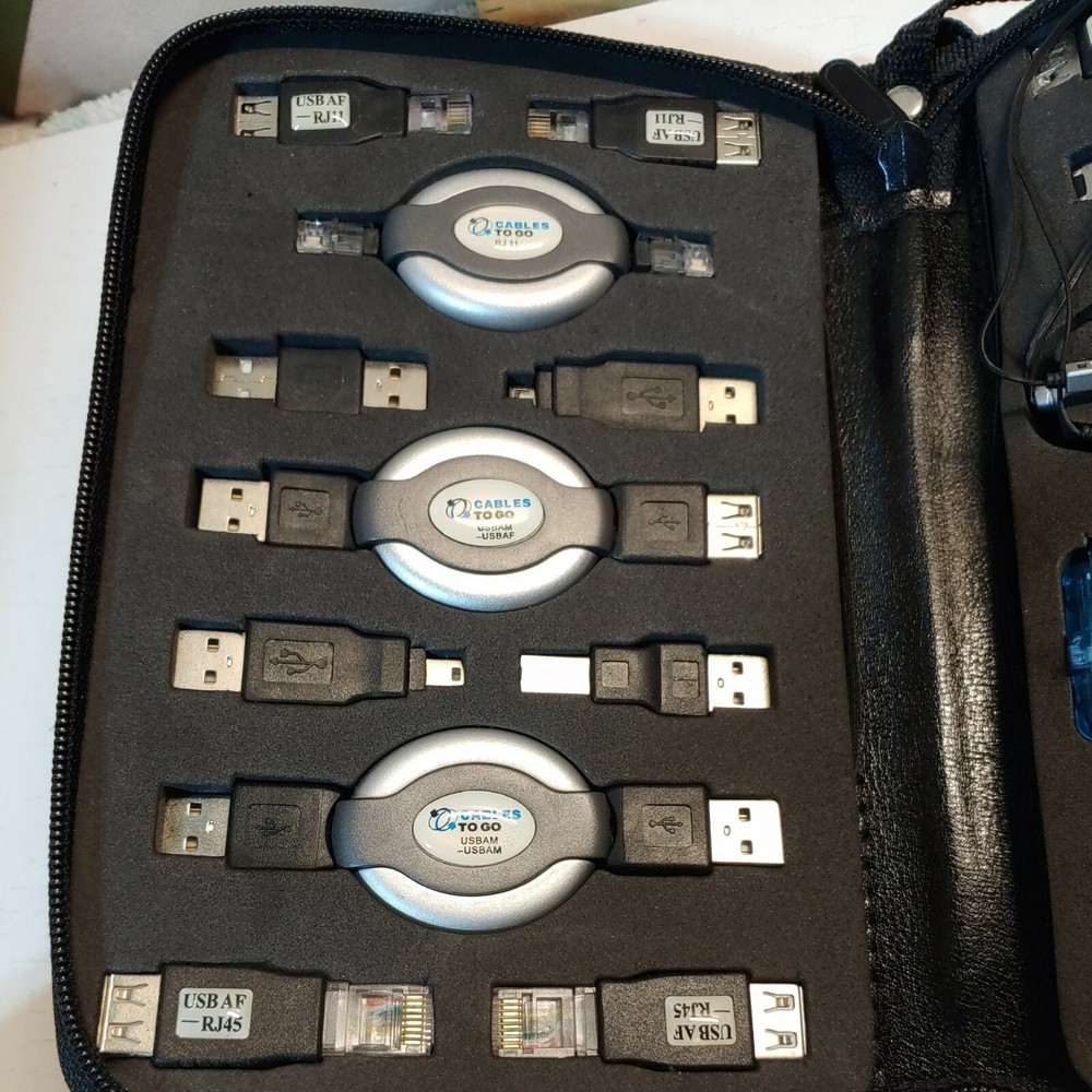 Cables to Go Port Authority 2 Retractable Mobile Office Kit - Complete set
