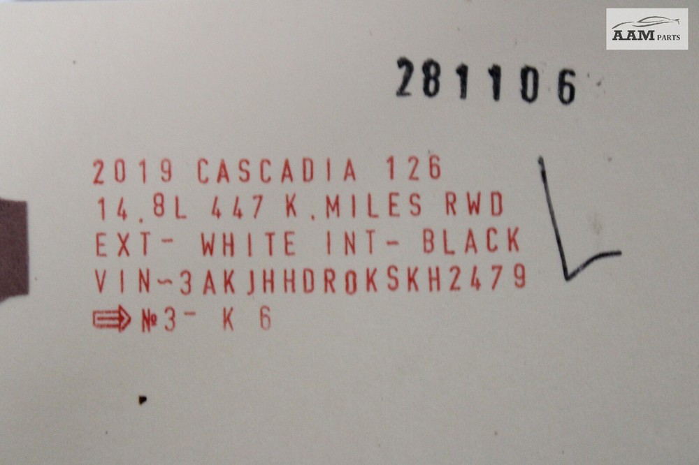 2018-2024 FREIGHTLINER CASCADIA LEFT DRIVER SIDE FAIRING SUPPORT BRACKET OEM