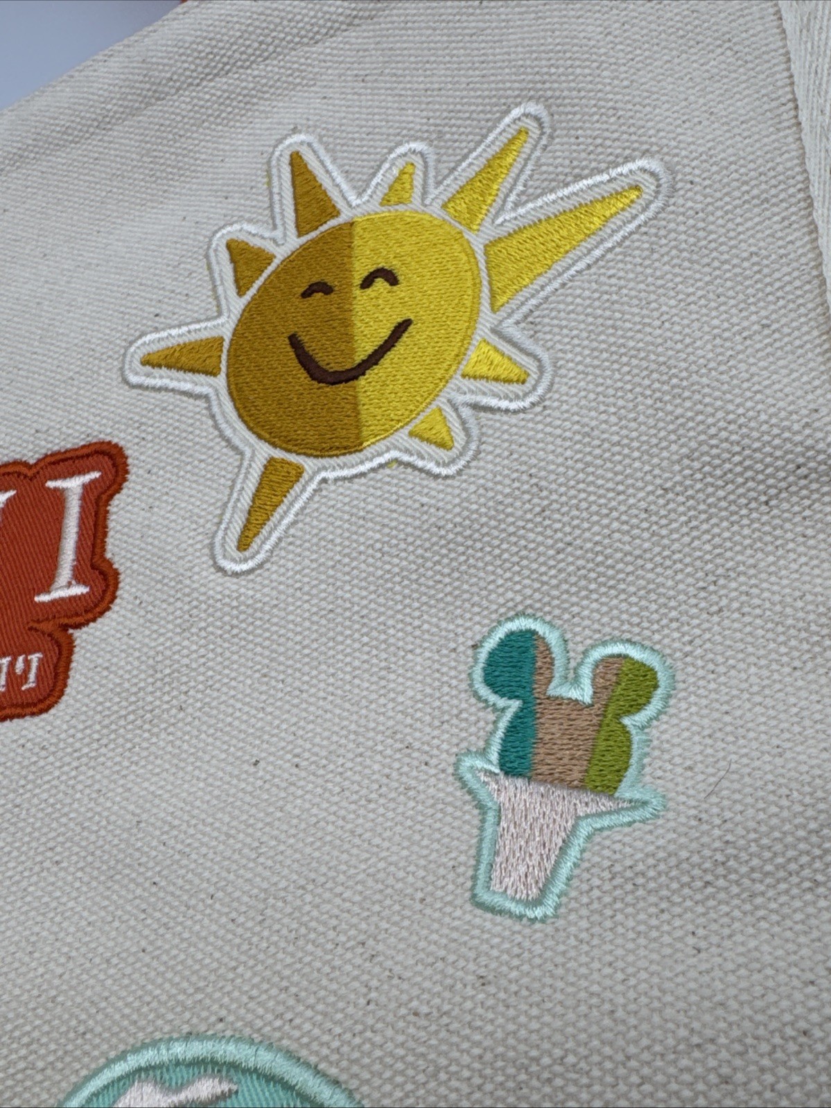 *New Disney Aulani Exclusive Canvas Tote With Patches Shoulder Bag Foldable Flap