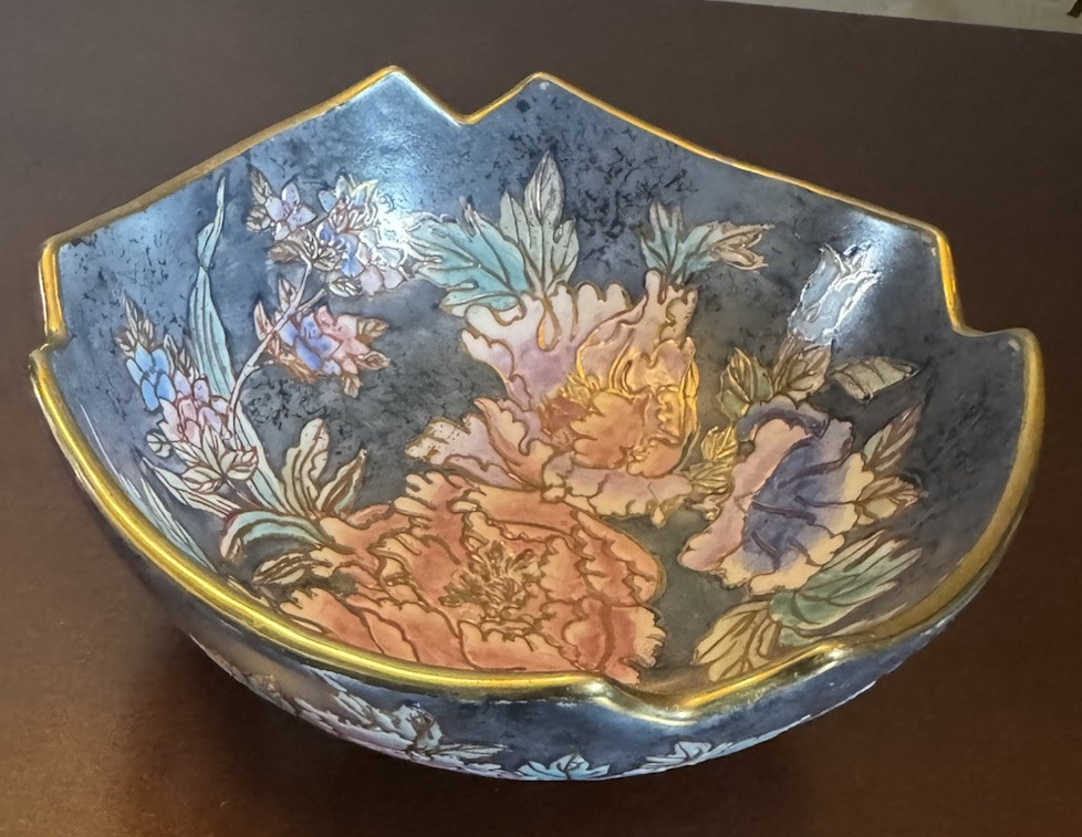 Decorative Ceramic Painted Floral Pattern Bowl With Gold Colored Trim