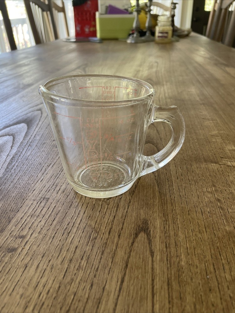 Vintage PYREX D-Handle 1 CUP 8 oz. Measuring Cup w/Red Lettering