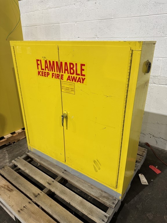 SECURALL FLAMMABLE LIQUID STORAGE CABINET
