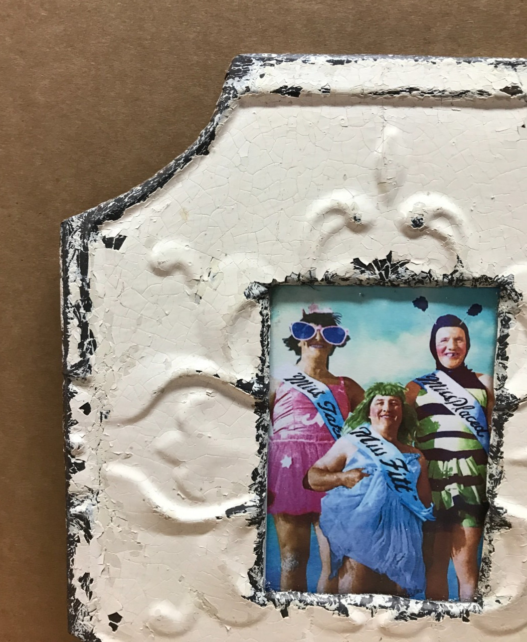 VTG 11x13 Shabby Decorative 4x6 Tin Ceiling White Picture Frame Old 387-26B