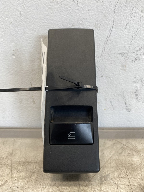 Freightliner Power Window Switch A6609200000 (745-10230)