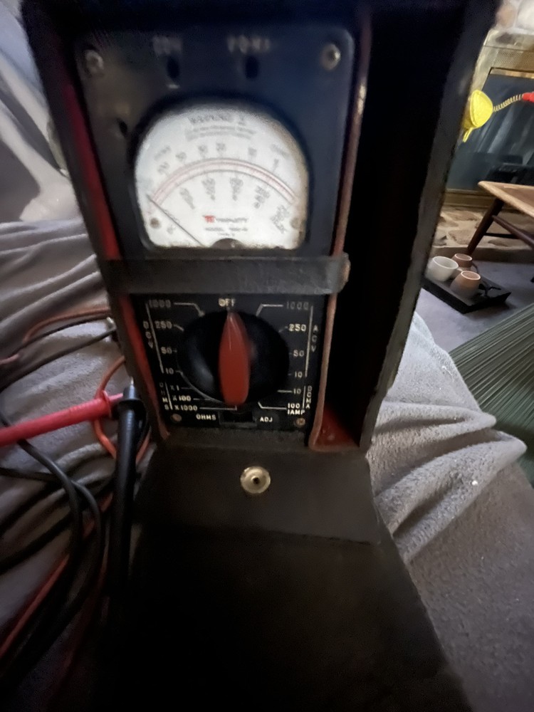 TRIPLET VOLTMETER Bakelite. Black Leather Case