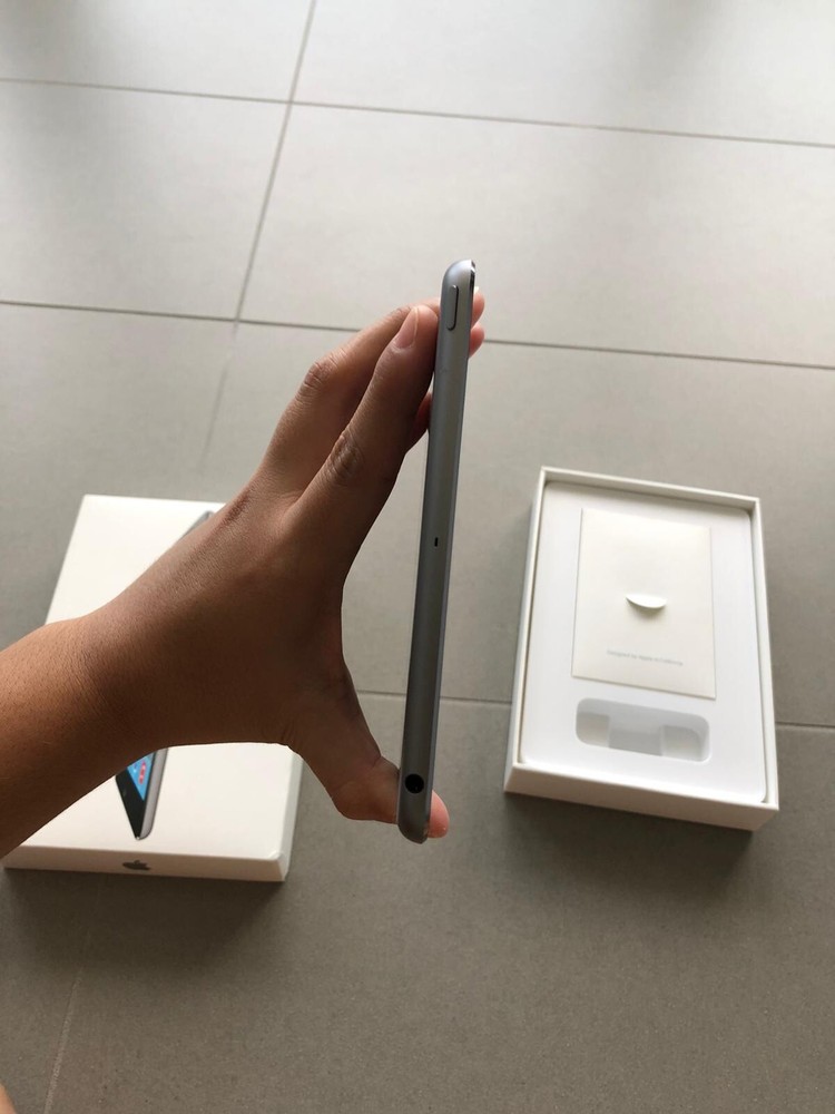iPad Mini Black Late 2012 - Model A1432 (WiFi + Bluetooth) - 16gb - Space Gray