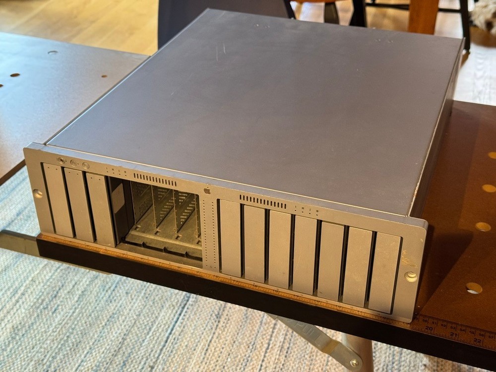 Apple XRaid Server Disk Array - Working - No HDD - No OS