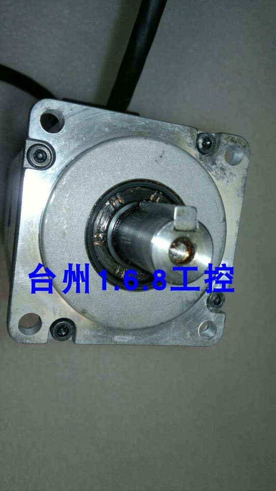 1PC USED Panasonic servo motor MHMD042P1V