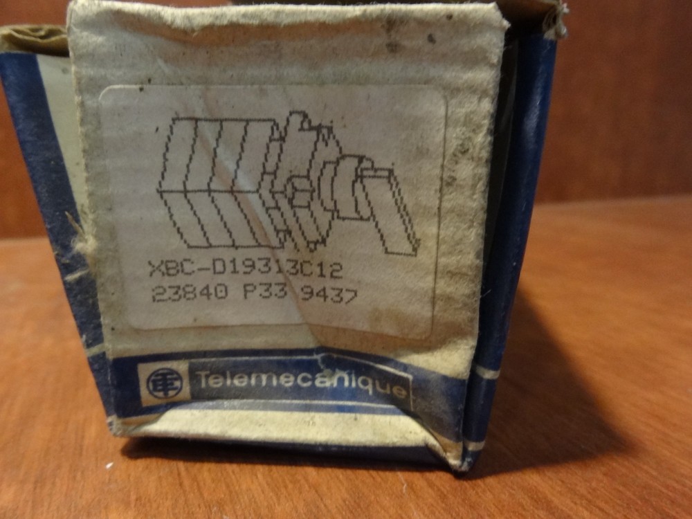 Telemecanique selector switch XBC-D 1-0-2