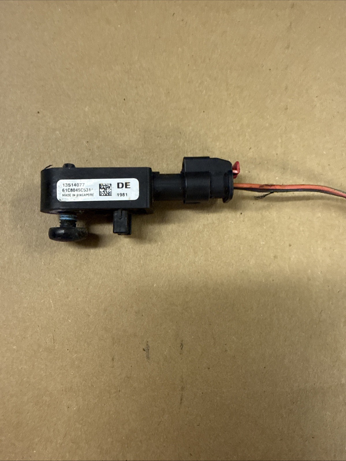 GM 17-25 OEM Buick Chevrolet GMC Front End Discriminating Sensor 13514077