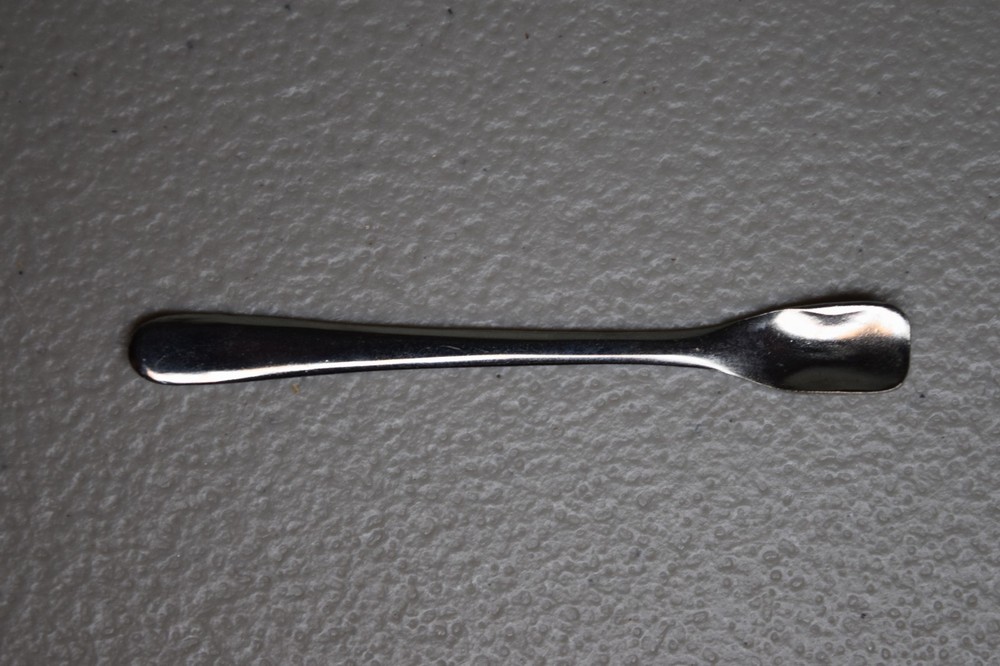 Wm. A. Rogers. Oneida Silversmiths Tarnish Resistant Silver Salt Cellar Swan