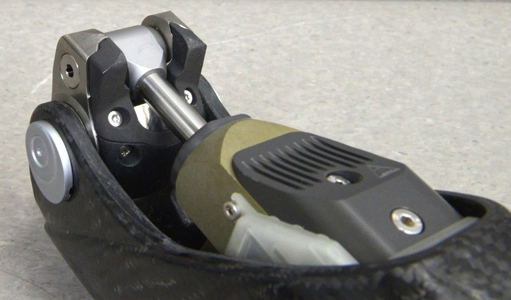 Ottobock Genium X3 3B5-X3 MicroProcessor Knee Bionic Prosthetic w/2R19 Adapter