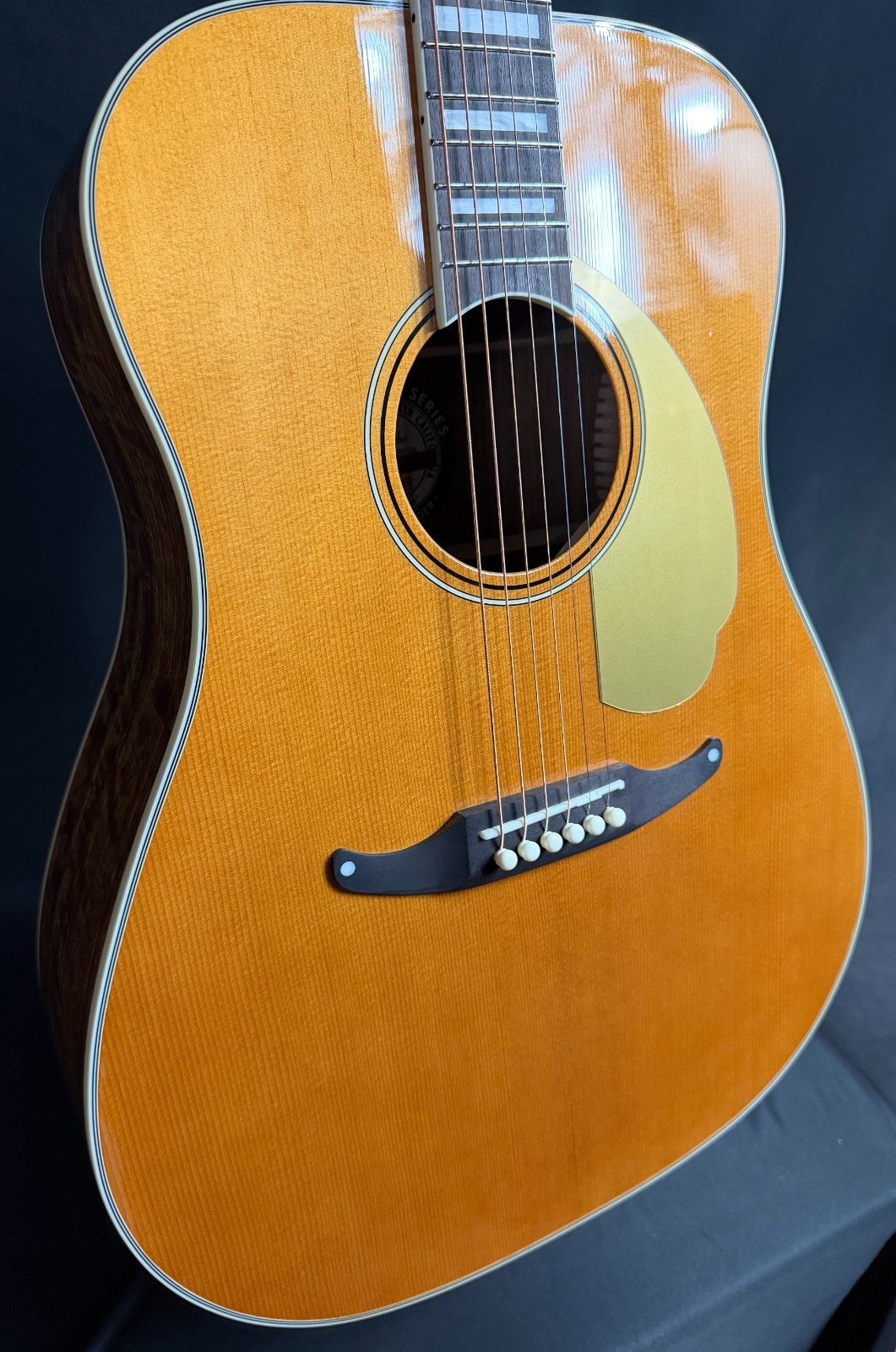 Fender King Vintage Dreadnought Acoustic-Electric Guitar Aged Natural (922)