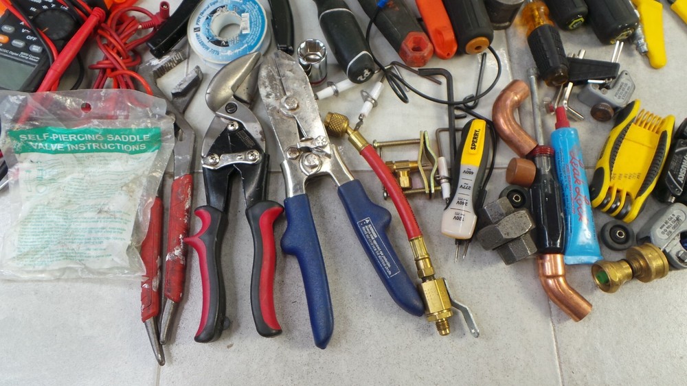 MISC ELECTRICIAN TOOLS & BAG (121444-1B AOO CTR-A2)