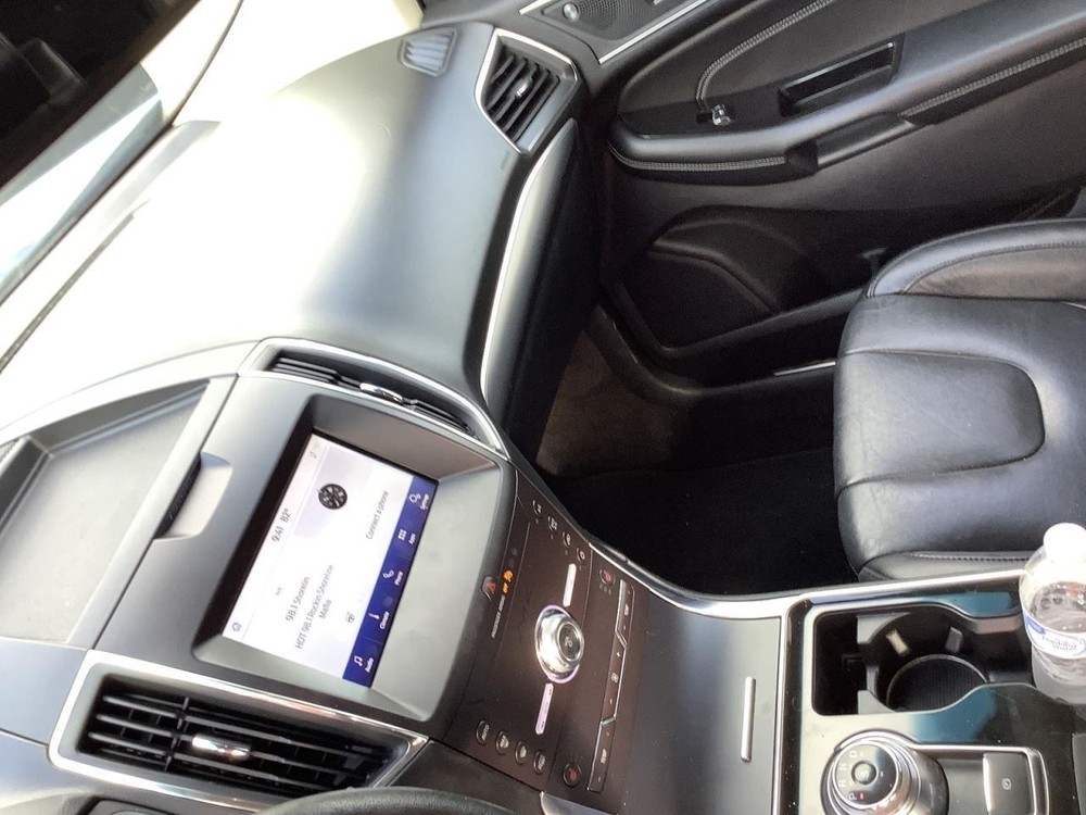 EDGE 2020 Glove Box 4735106
