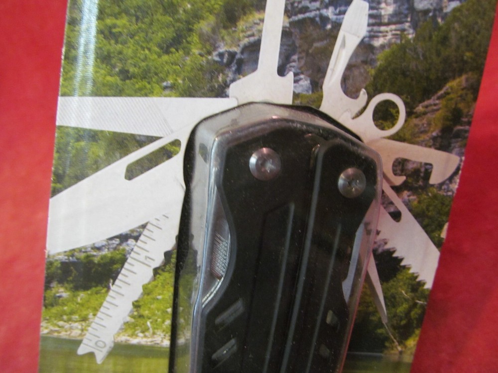 NEW SEALED OZARK TRAIL 17-1 MULTITOOL WITH SHEATH