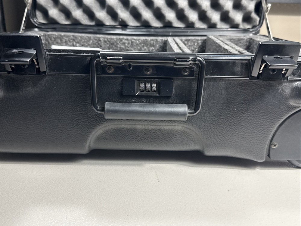 VTG Sudhaus Combo-Code 20” Black Hardshell Rolling Case Keys Combo EXCELLENT EUC