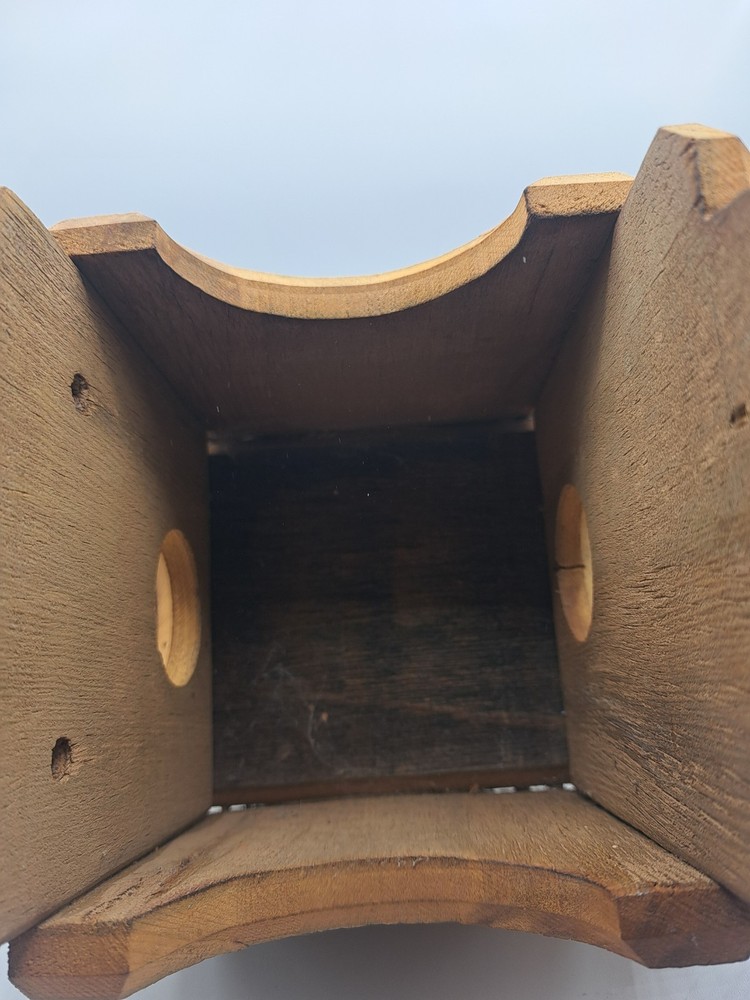 Outdoor birdhouse habitat