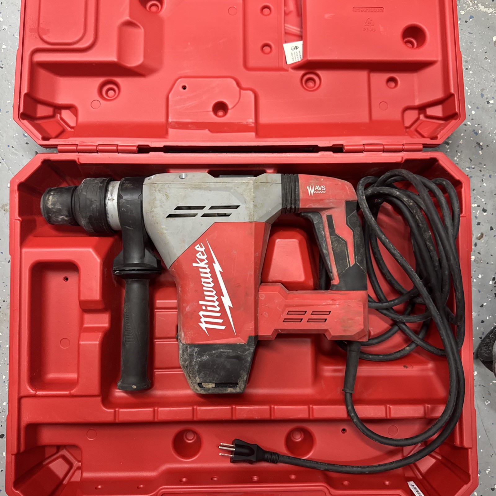 Milwaukee 5517-21 120V Corded Electric 1 9/16” SDS Max Rotary Hammer