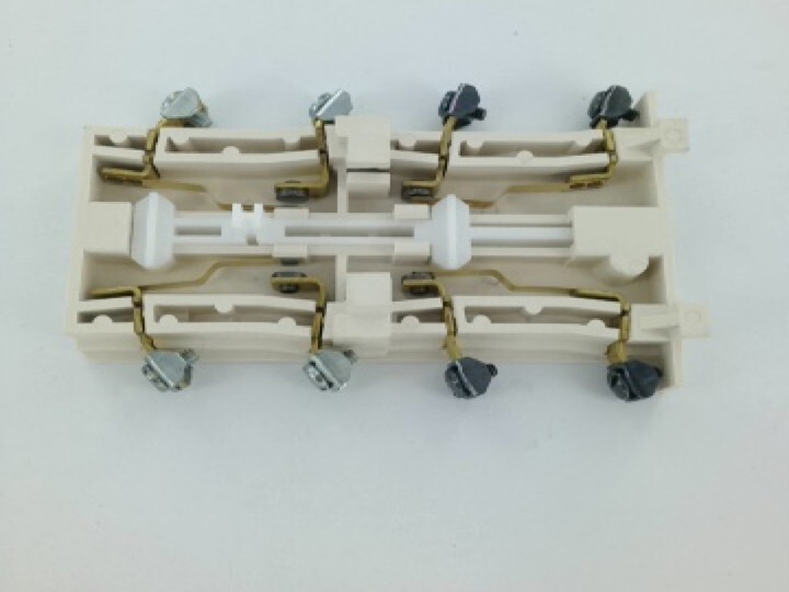 W22 CUTLER HAMMER AUXILIARY ADVANTAGE