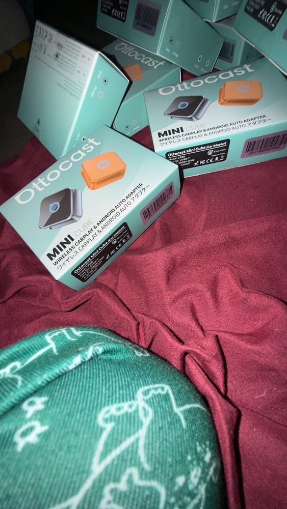 Ottocast Mini Cube CP88-TC Gray USB-C Wireless CarPlay Android Auto
