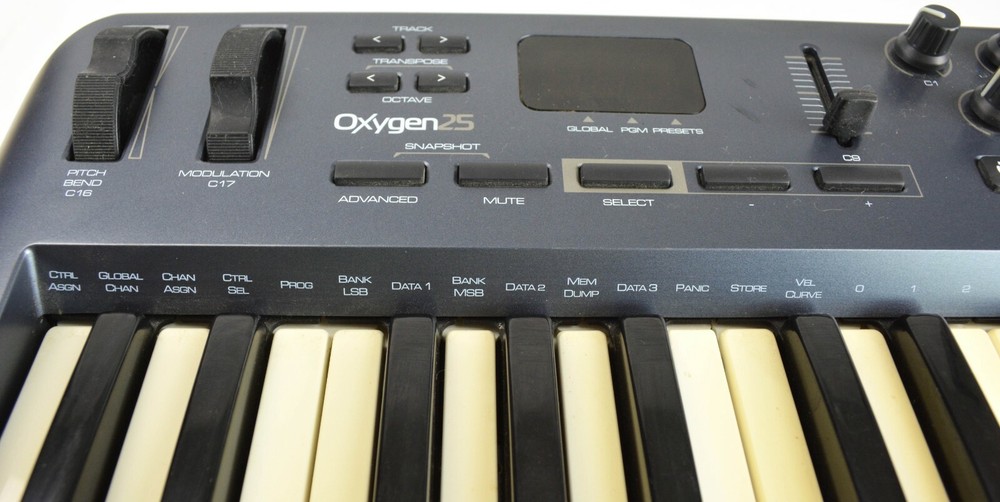 M-AUDIO Oxygen 25 3RD Gen USB MIDI Keyboard Controller