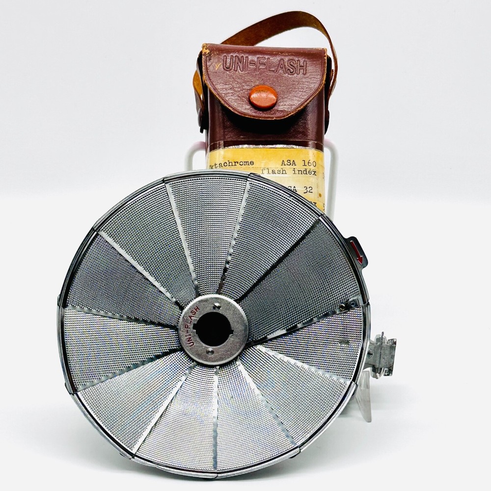 Vintage UNI-FLASH Camera Flash Unit BC.B-TYPE with Leather Case