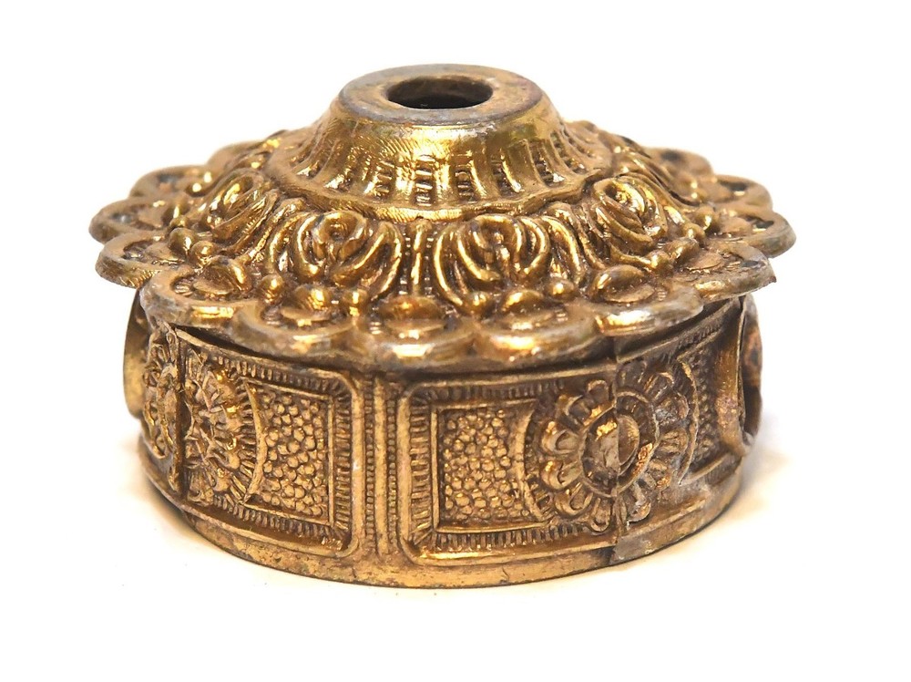 VINTAGE BRASS FINISH LIGHT PART