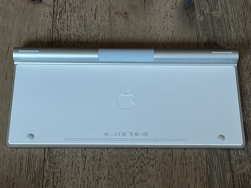 Apple A1314 / A1296 Wireless Keyboard + Magic Mouse - Bluetooth Mac Combo Set