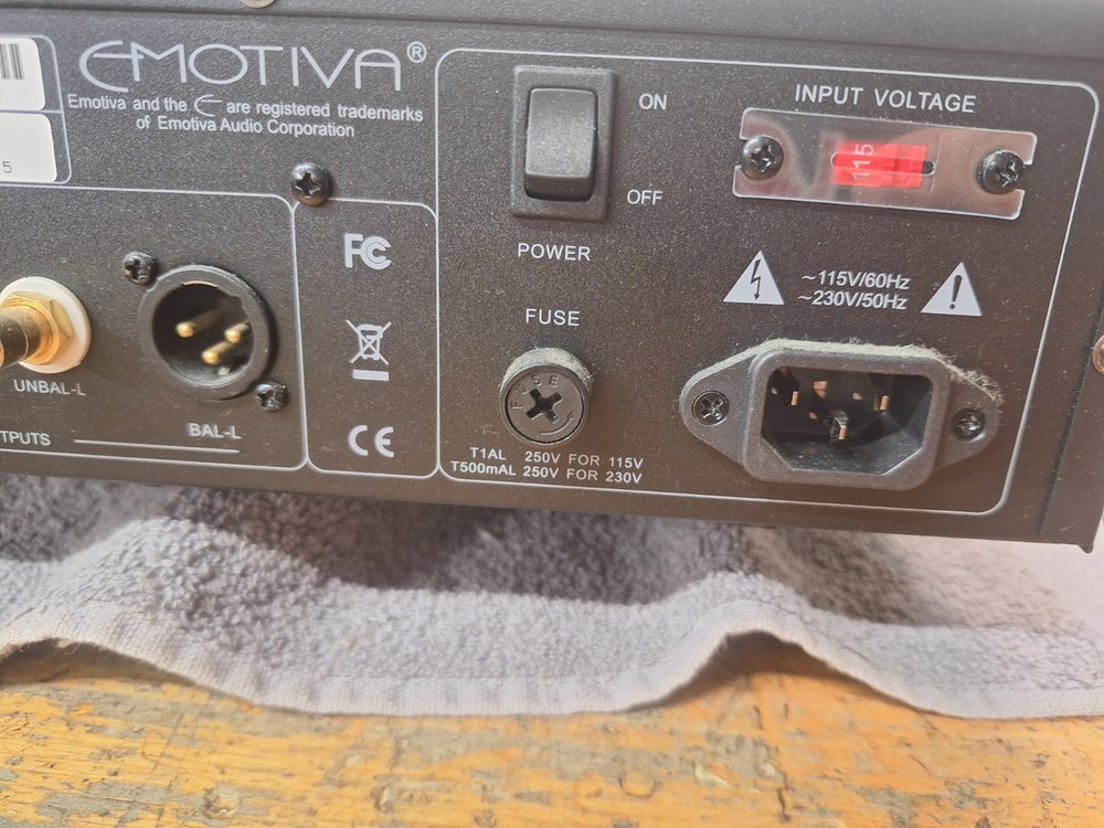 Emotiva ERC-3 Differtial Reference CD Player Gen 2 Digital Analog Untested