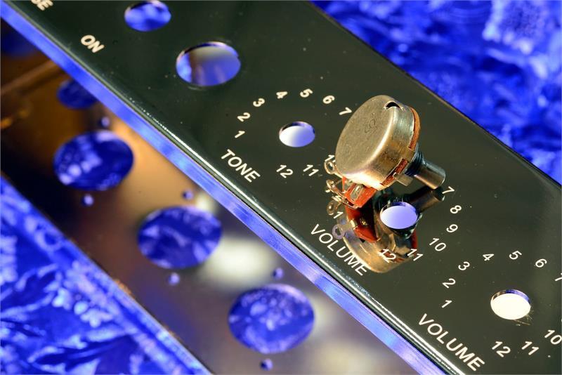 25K Solid Shaft Audio Taper Potentiometer For Amplifiers, Effects, Radios #A25K