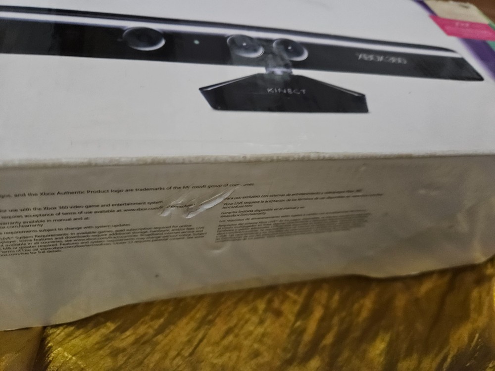 Microsoft KINECT LPF-00004 Motion Sensing Xbox 360 SENSOR + ADVENTURES ! GAME !