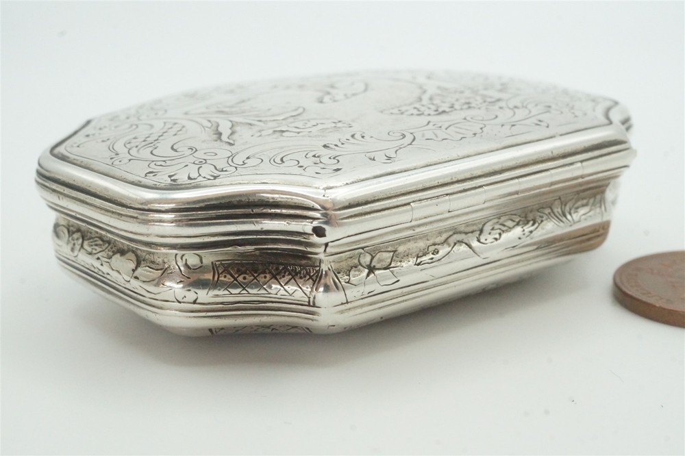 SOLID SILVER SNUFF BOX C1770 - ANTIQUE FINELY ENGRAVED DOG Etc.