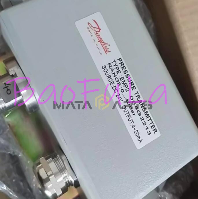 1PCS New Danfoss 084G2213 Pressure Transmitter Sensor