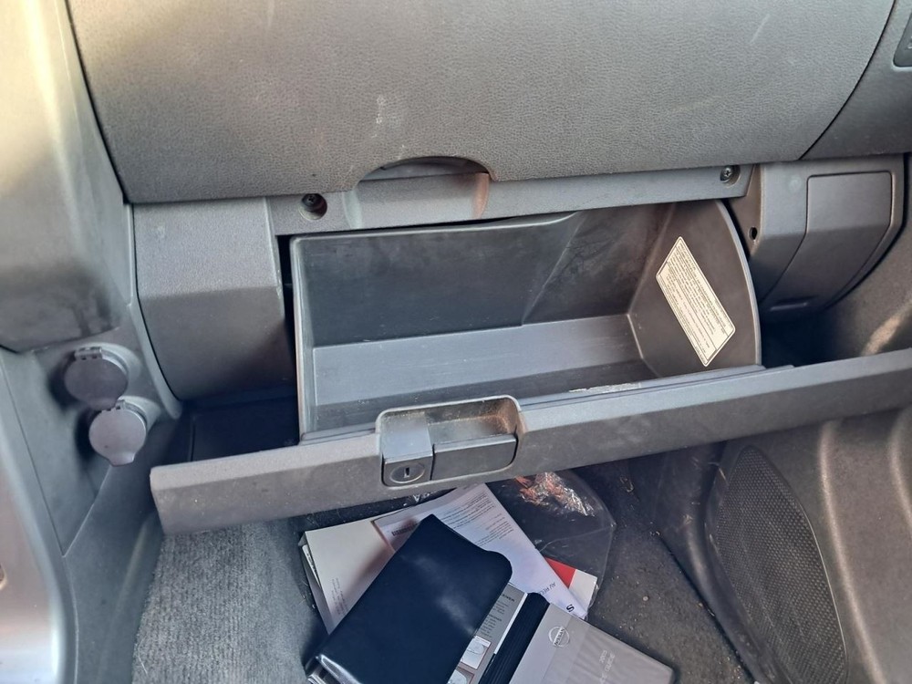 PATHFINDR 2005 Glove Box 4789389