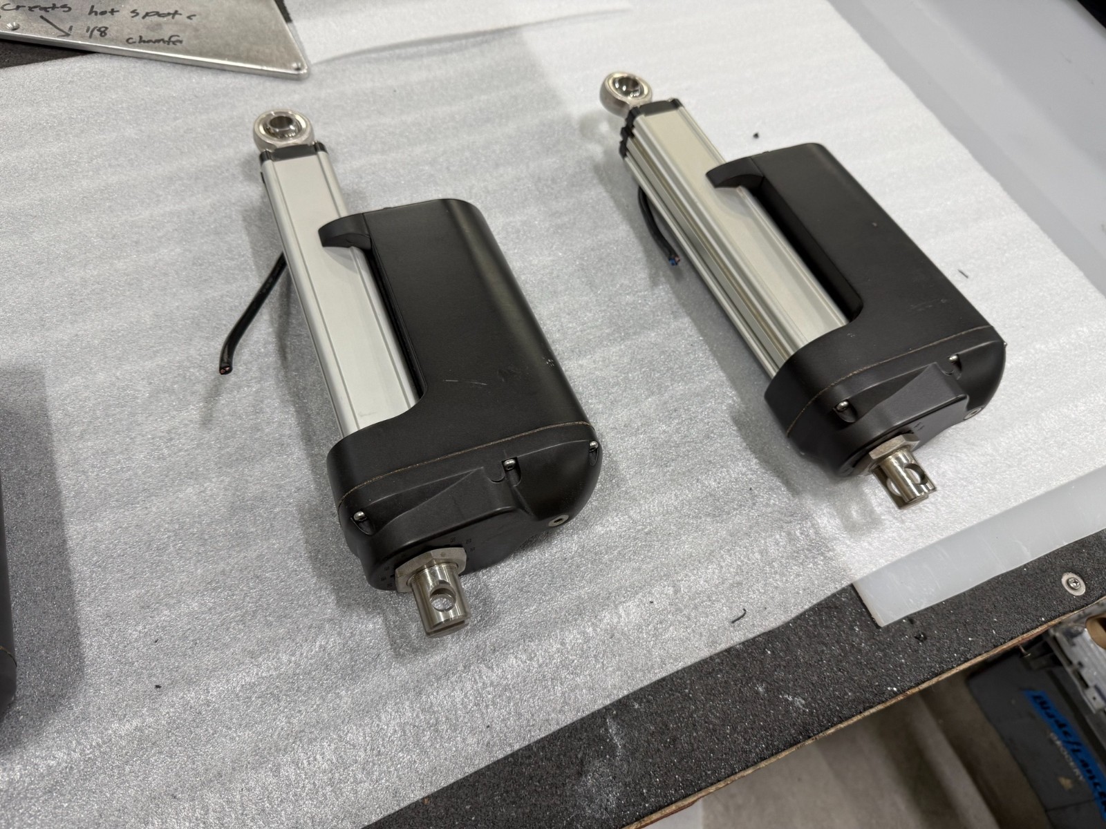 Linak LA 36 Actuator 12 Volt 6" stroke 6,800 Newtons